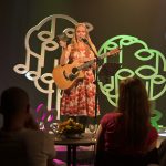 Bášňový a písňový recitál Blondýny alias Evy Sukové už tento pátek 10.7.
